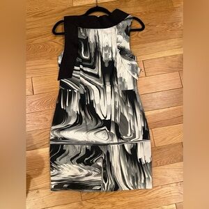 Vintage Vera Wang 2000s era fitted black and white cocktail dress